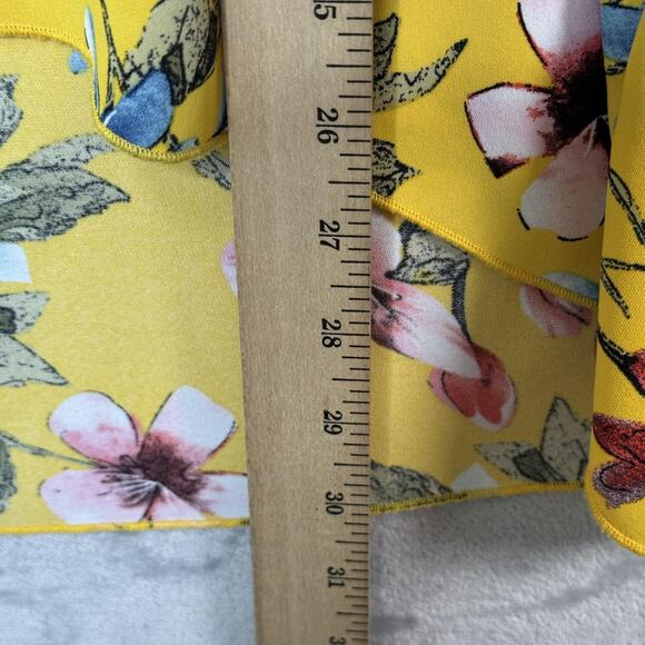 John Mark Blouse Womens Large Yellow Floral Ruffle Bell Sleeve Hi-Low V-Neck - Picture 10 of 10